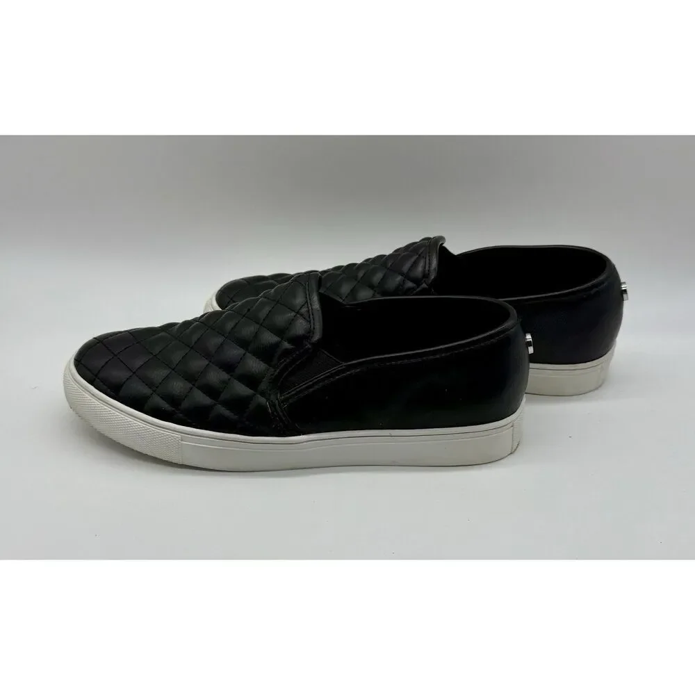 Steve Madden‎ Electric Quilted Black Slip On Flat Shoes Women’s Size 9M